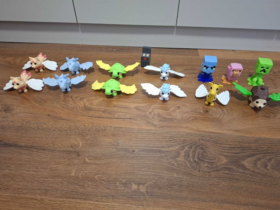 Figurine Adopt me , Mc donald noi