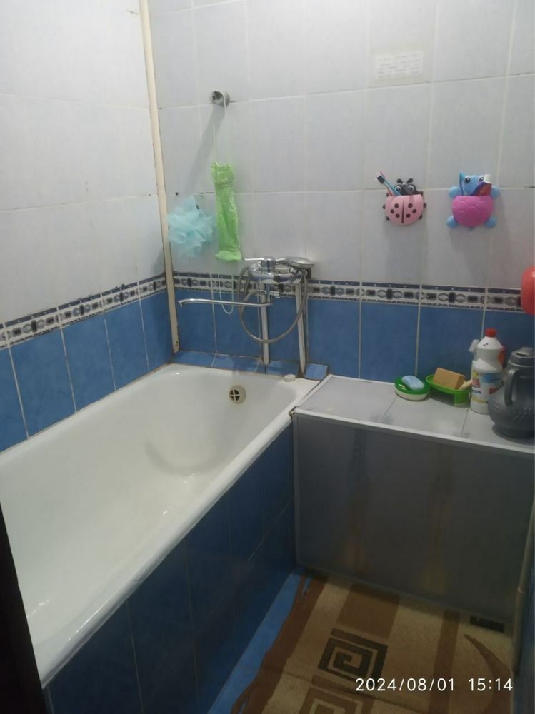 Продаётся 2 ком 3 этаж 8 микрорайон