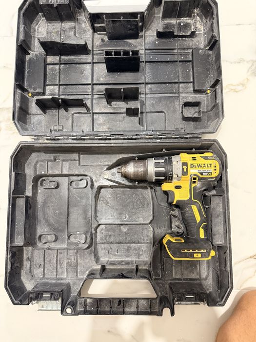 Акумулаторен ударен винтоверт DEWALT DCD796NT