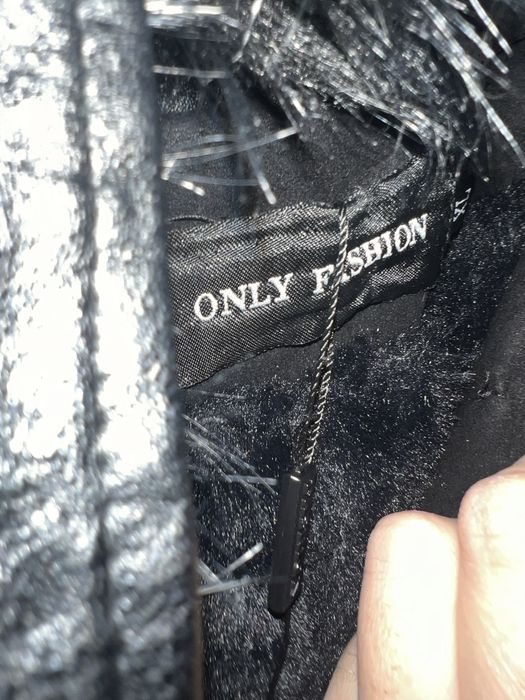 Haina dama fosrte frumoasa guler detasabil material catifelat