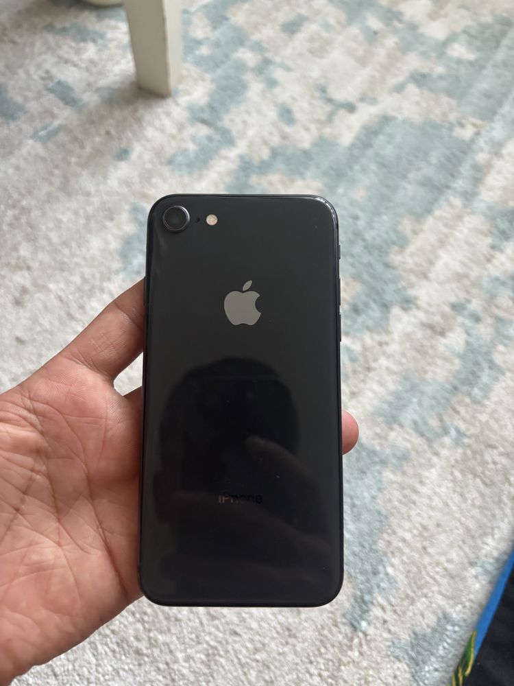 iPhone 8 идеальный состояние