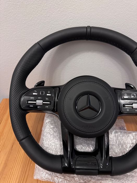 НАЛИЧЕН ЕСТЕСТВЕНА КОЖА! Ретрофит AMG волан с кожен еърбег