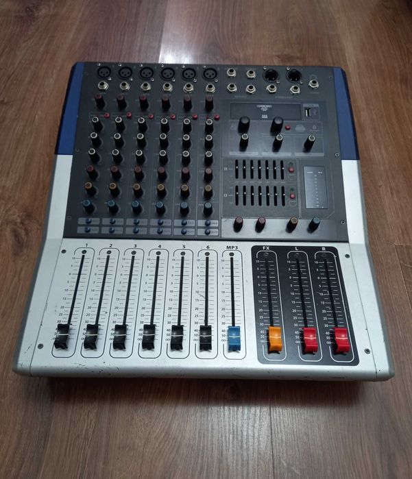 Активные микшеры Grand и Yamaha.