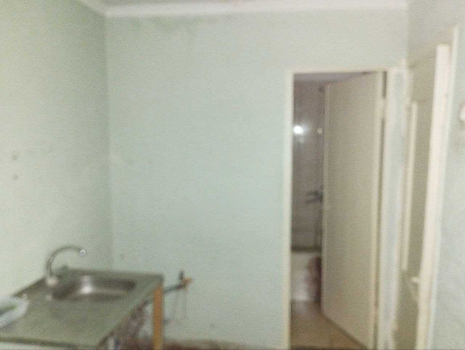 Аренда. Йул юзида бозор ёнида 65м2. Атиги 600 у.е.. Нежилое проходняк