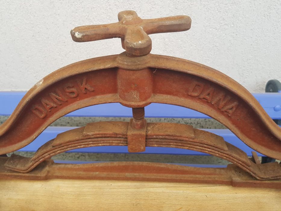 Vand storcator de rufe tip calandru