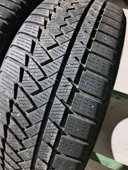 2 anvelope iarnă 205 50 r17 Continental