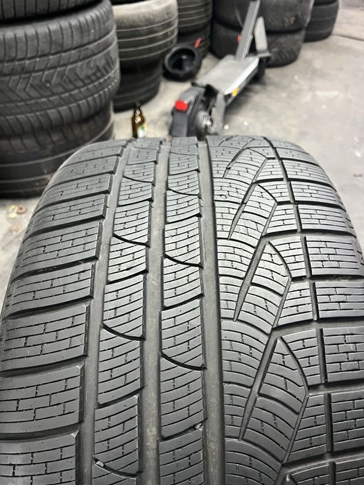 Anvelope iarna pirelli 255/40R20 fata si285/35R20 spate pret per set