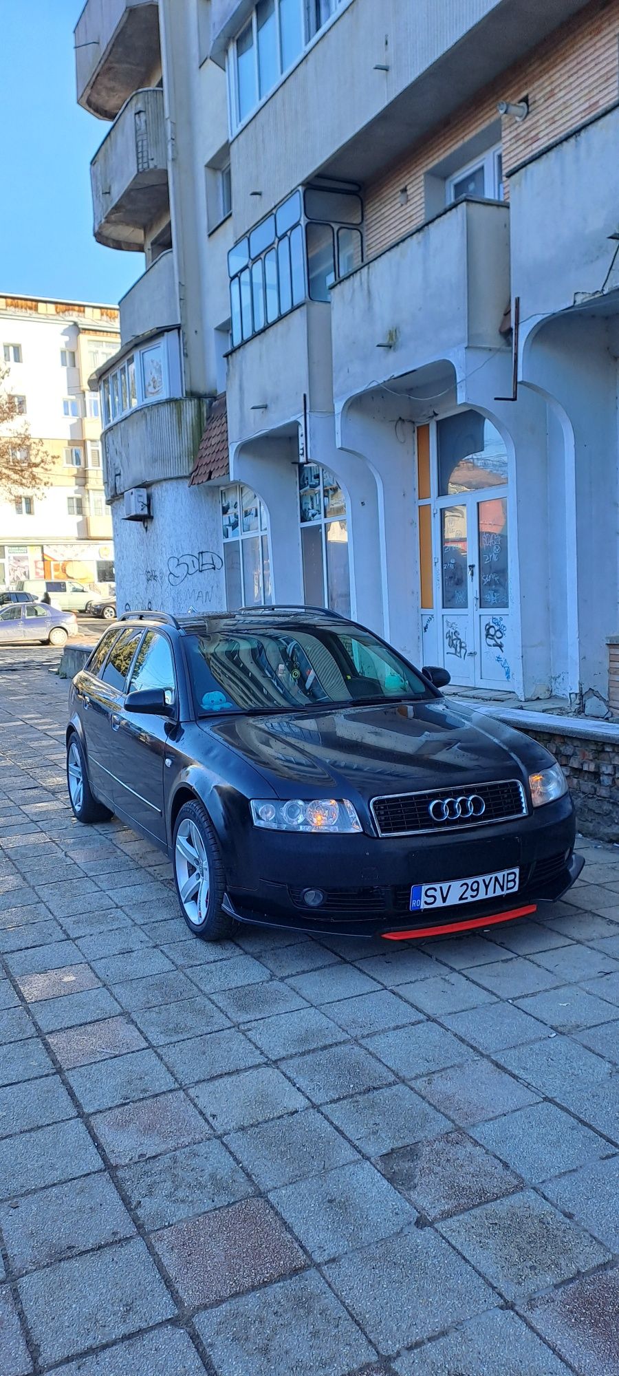Vând Audi A4 b6 1.9