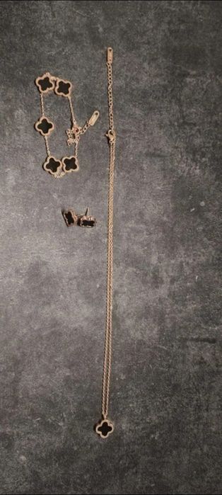 Set bijuterii aur roze