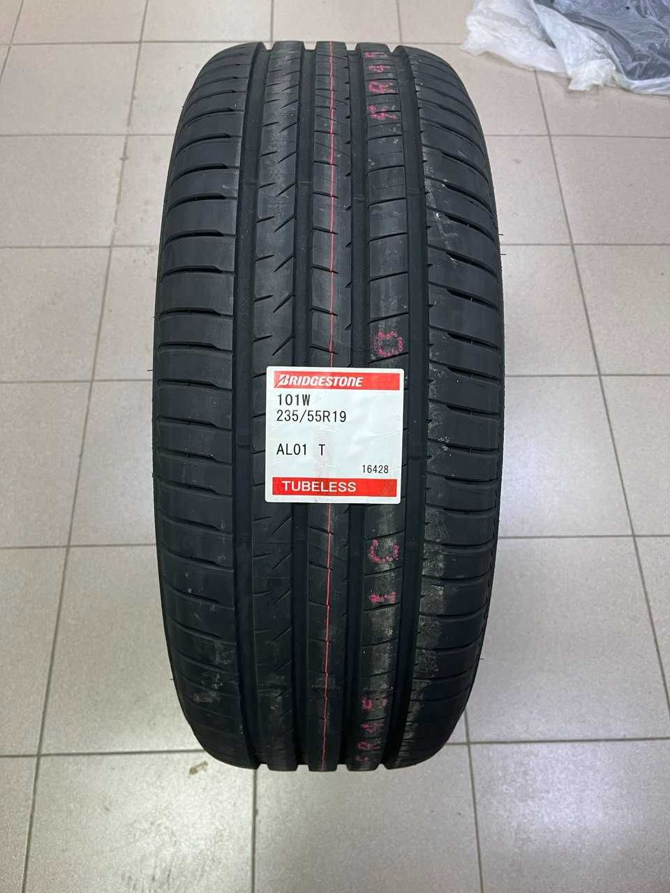 235 55 R19 летние шины Bridgestone Alenza 001 Япония цена за комплект