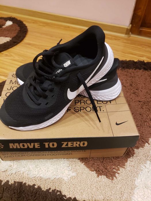 Nike Revolution mărimea 37,5.