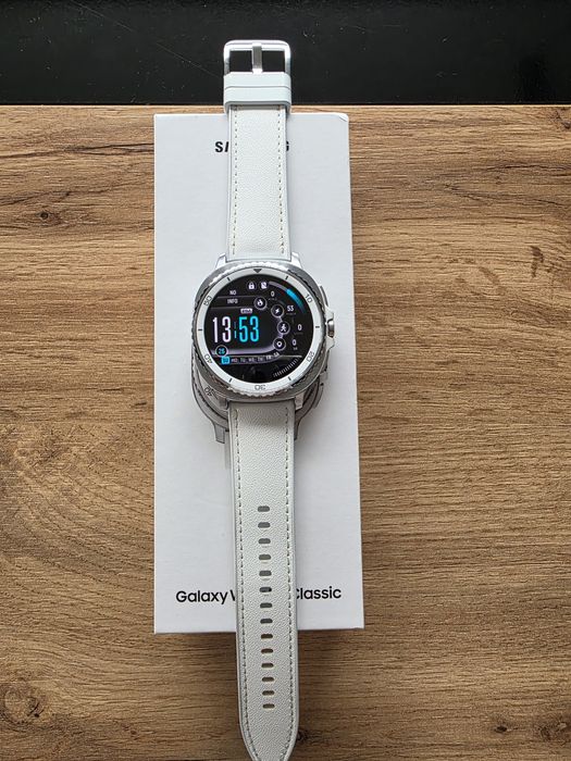 Смарт часовник SAMSUNG Watch8 Classic White 46mm