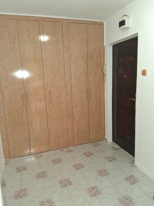 inchiriez apartament 2 camere