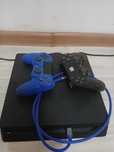 Продам PS4 slim.
