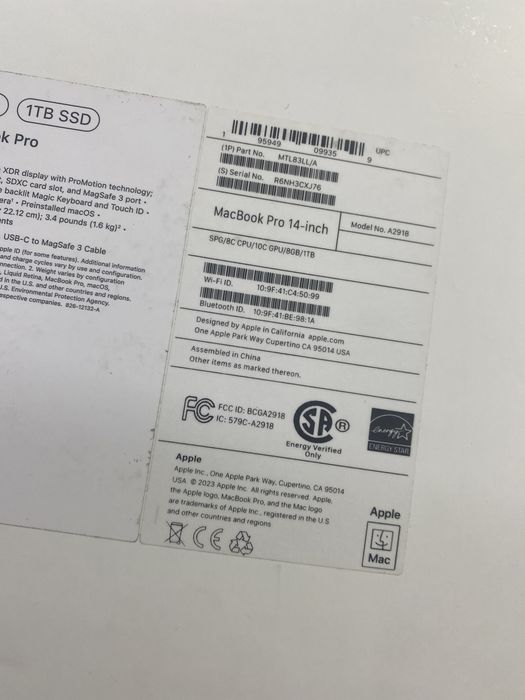 MacBook Pro 14 inch M3 8/ 1TB  SSD