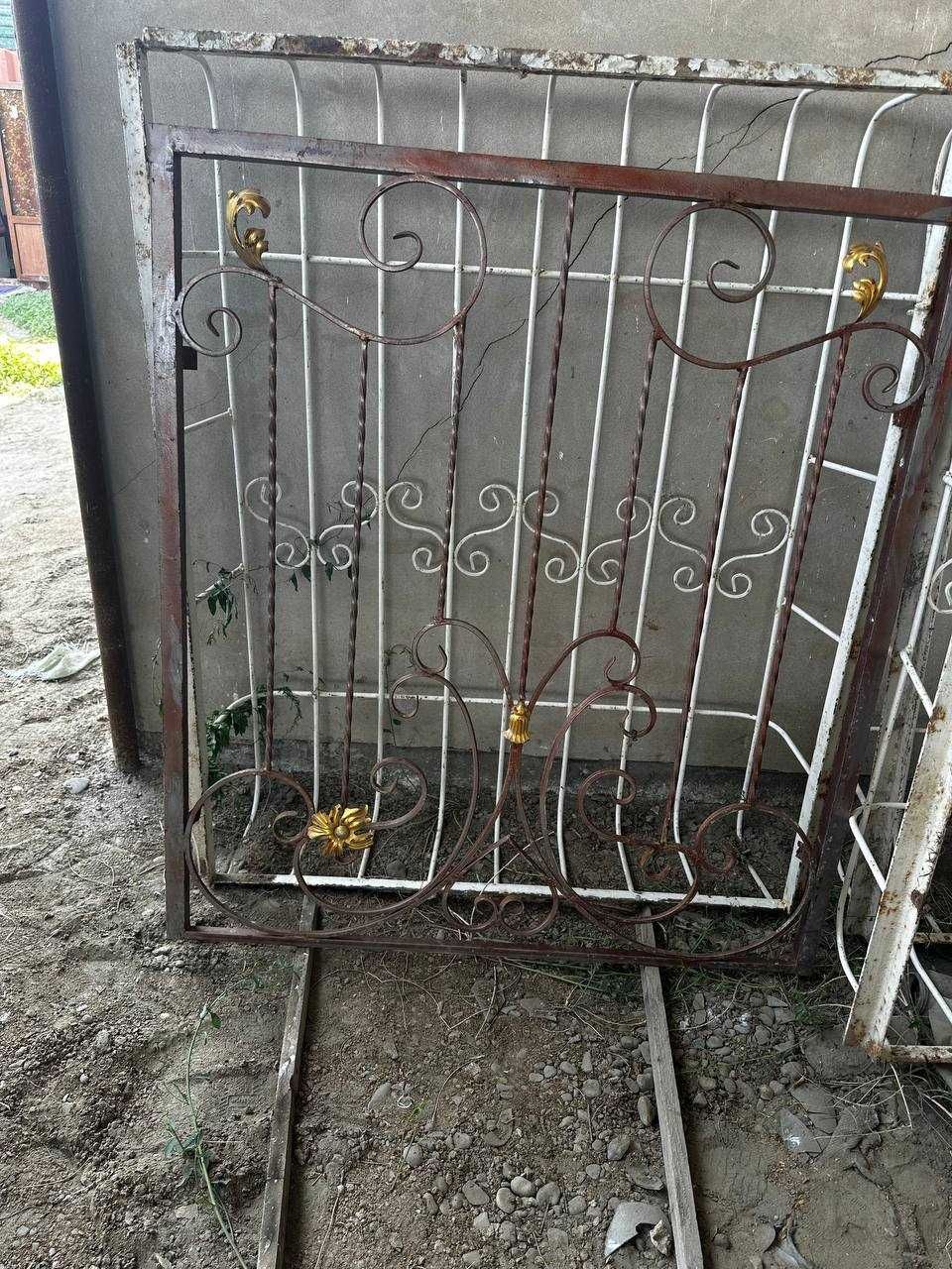 chanbara va rishotka oq va qizil gulliklar