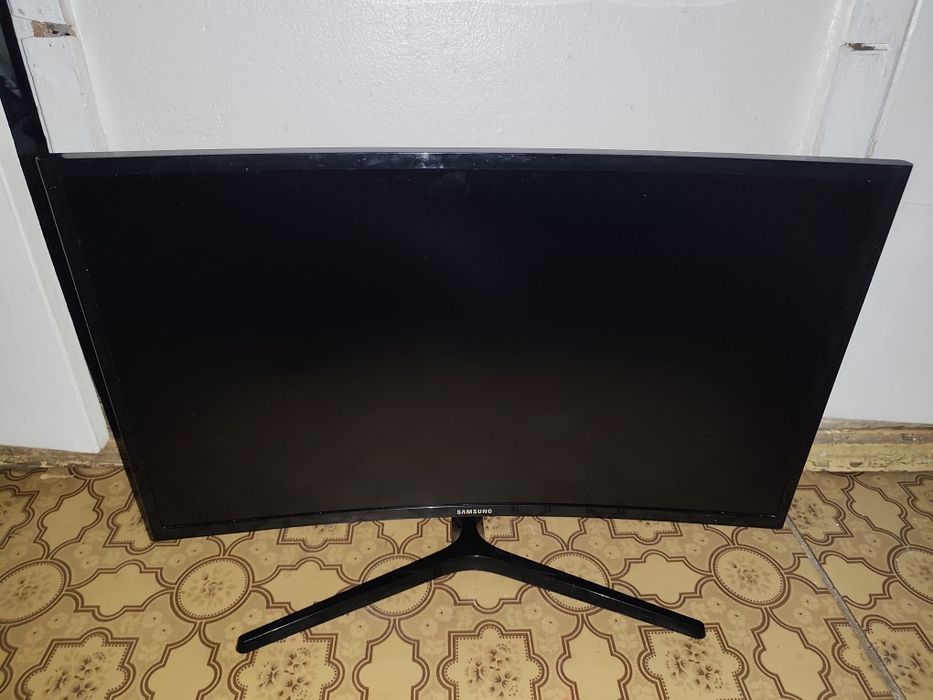 Изогнутый монитор Samsung 27" C27F396FHI (LC27F396FHIXCI)