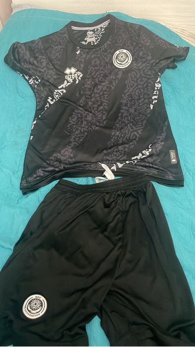 Футболка шорты сатылады сборныйдікі