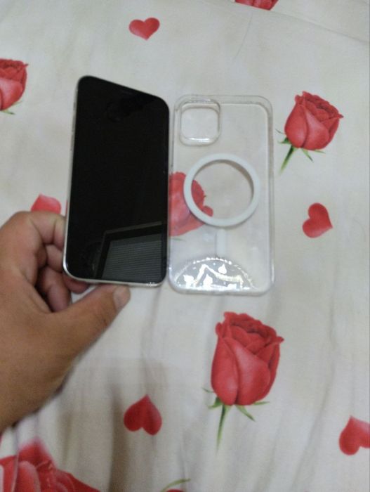 Iphone 12 pro sotiladi 460$ rangi oq ideal holatda