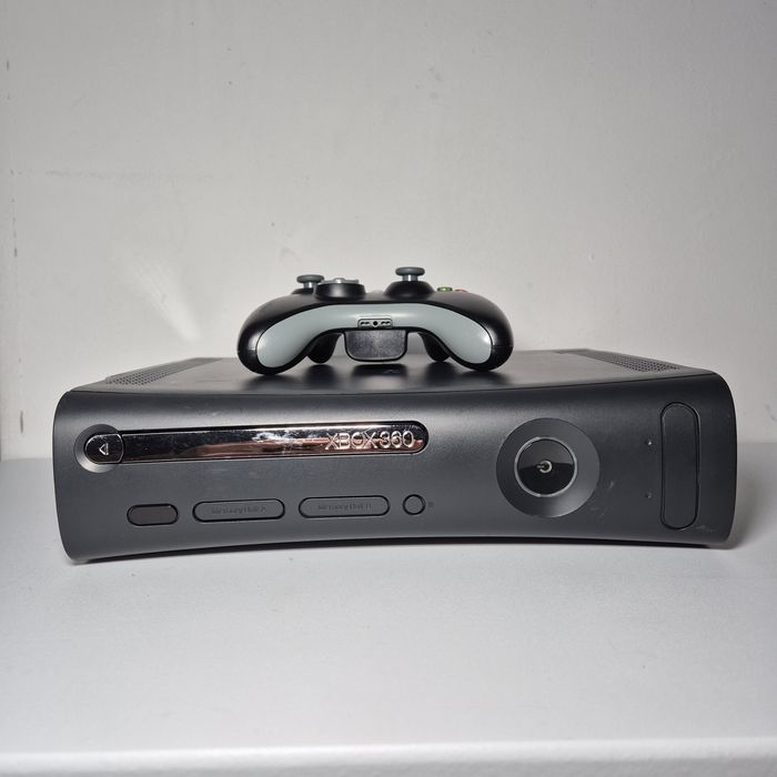 Xbox 360 Phat Elite Modată + Controller