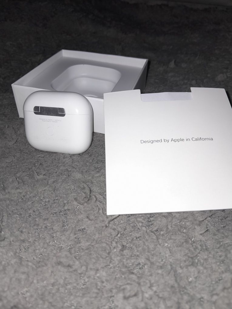 Airpods 3 почти новые
