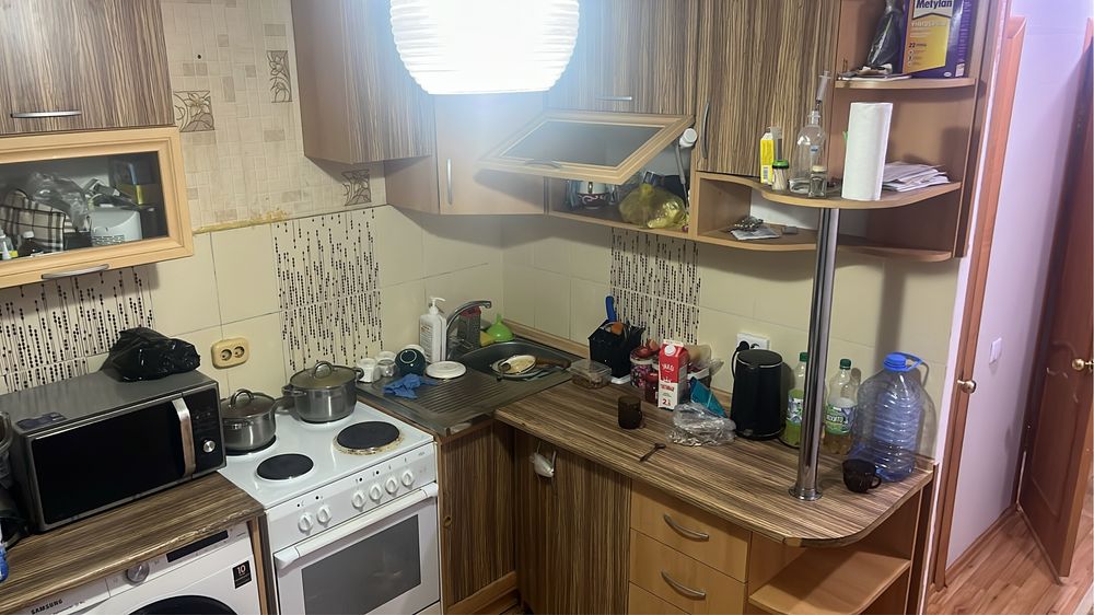 Кухонный гарнитур и Прихожая