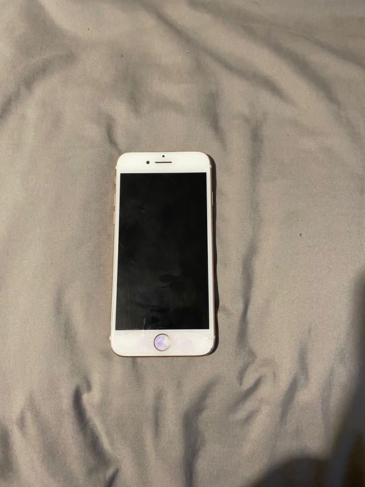 Продается Айфон 7