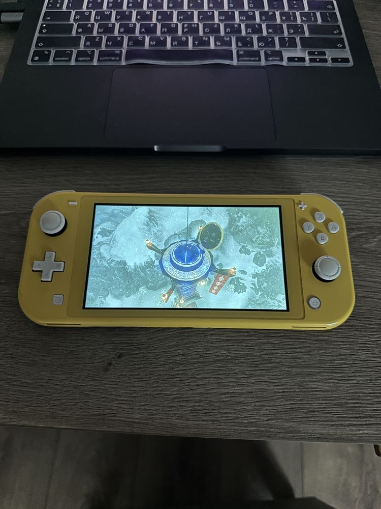 Прошитый Nintento switch lite
