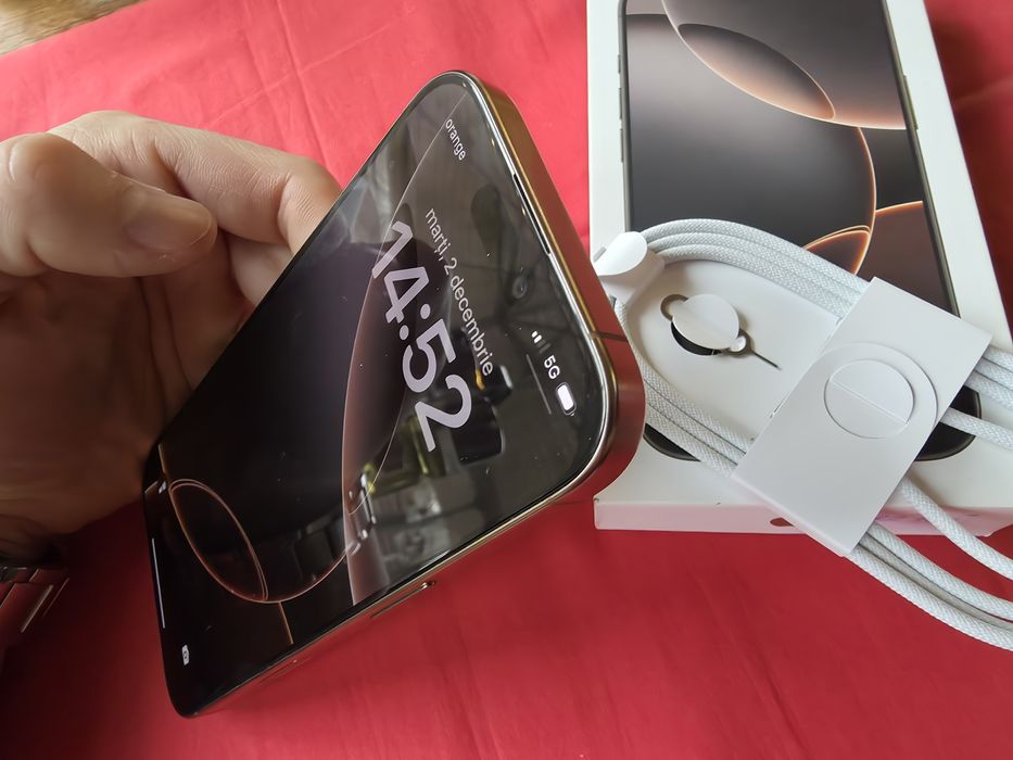 -Iphone 16Pro, ca Nou, 256Gb, 8Ram, Desert Titanium, bat: 95%-349 cicl