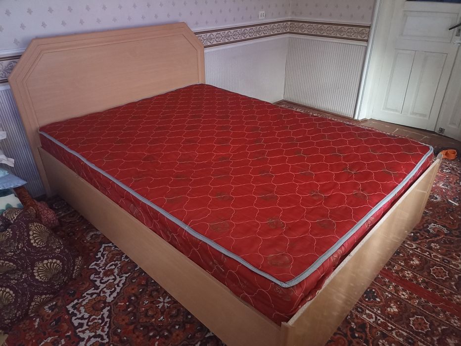 Продажа домашних мебели разного вида.