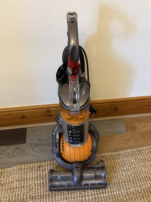 Dyson DC24 Aspirator Cu Perie