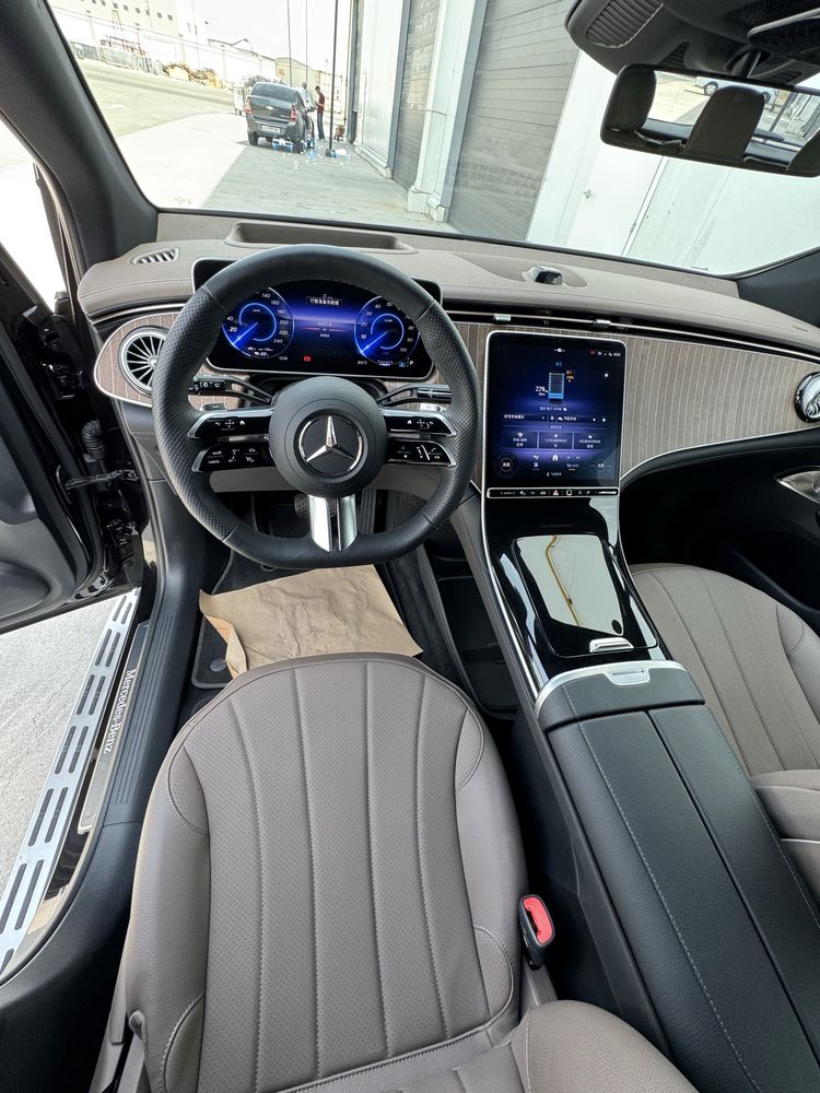 Mercedes-Benz eqe500 Suv