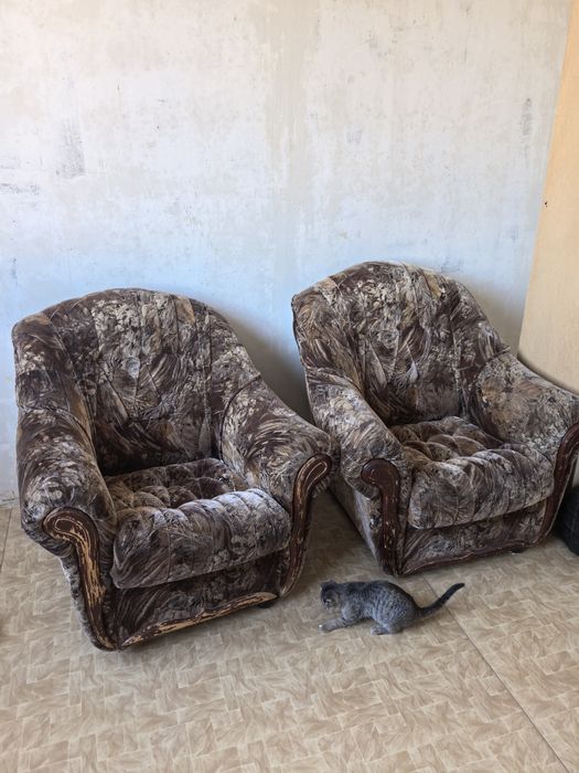 Два кресла отдам бесплатно самовывоз