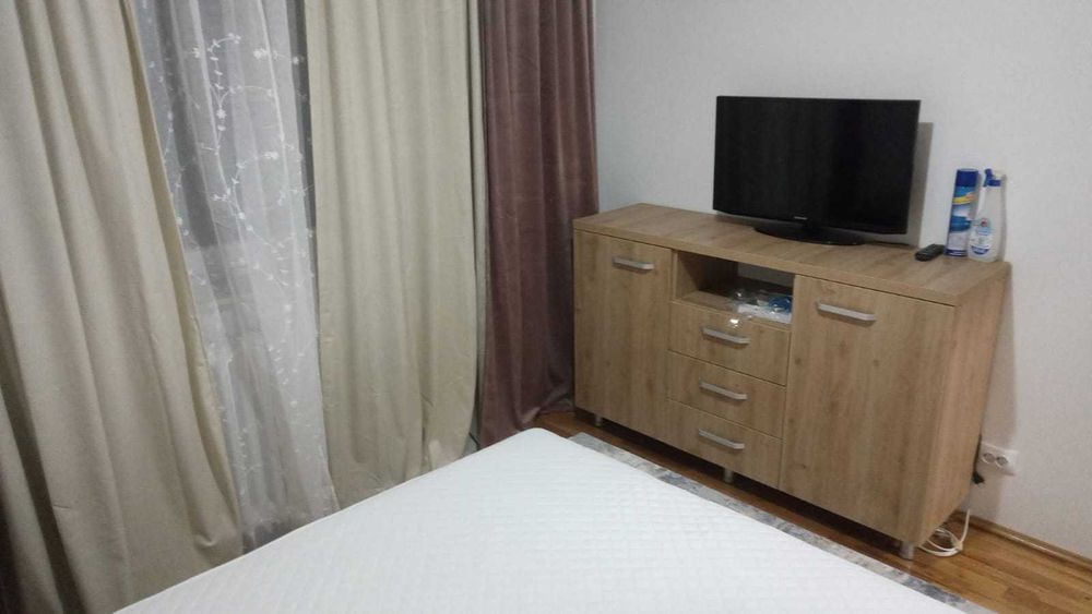 Inchiriez apartament