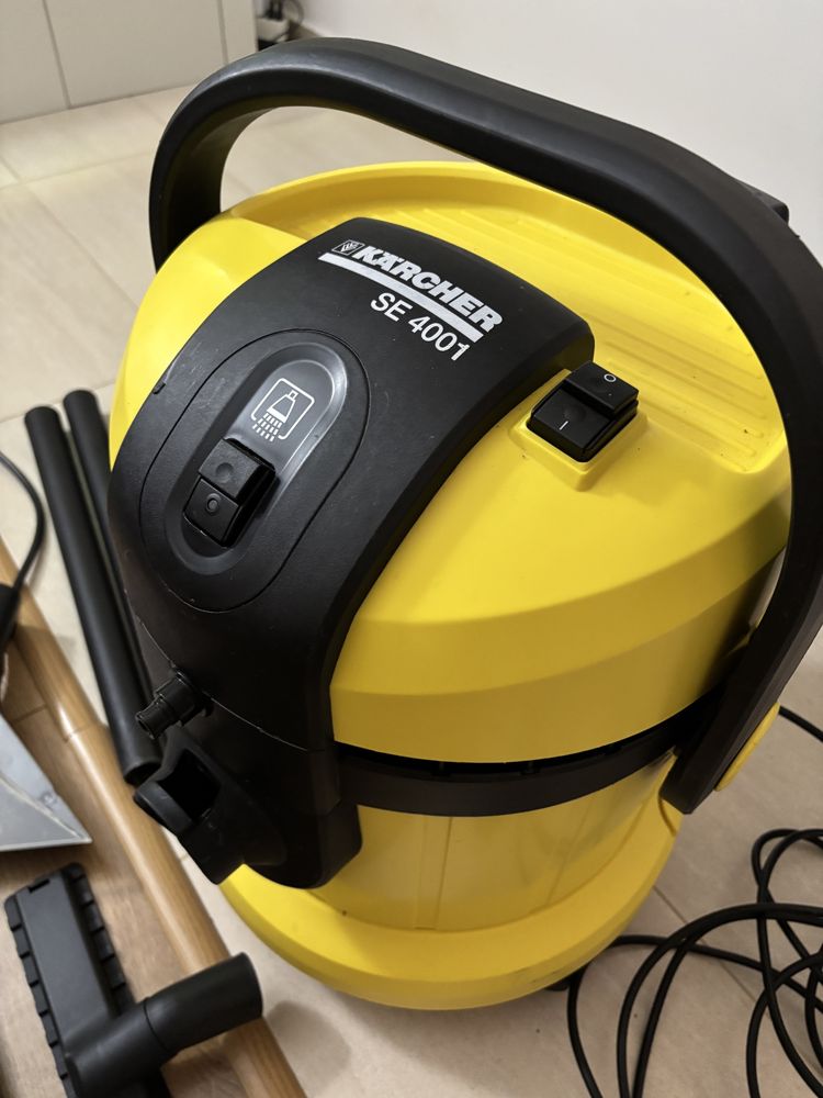 Aspirator Karcher SE4001 cu spalare