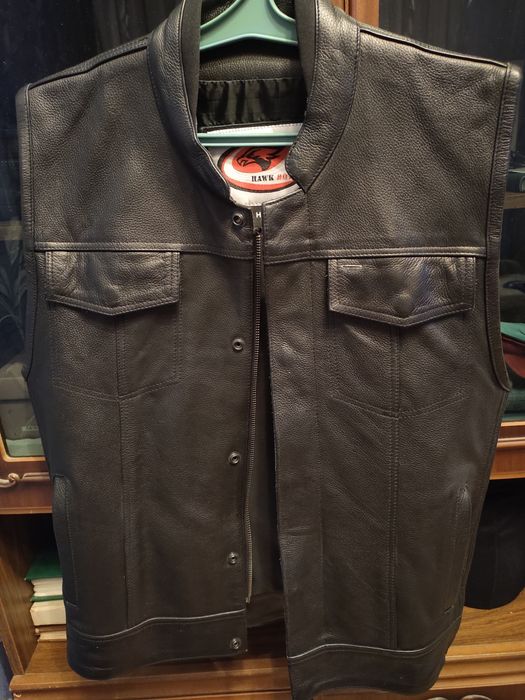 Продам жилетка новая