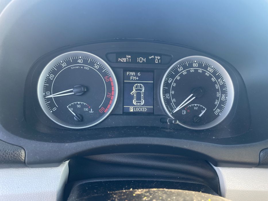 Skoda Roomster 1.6i, 105 кс., автоматик, панорама, парктроник