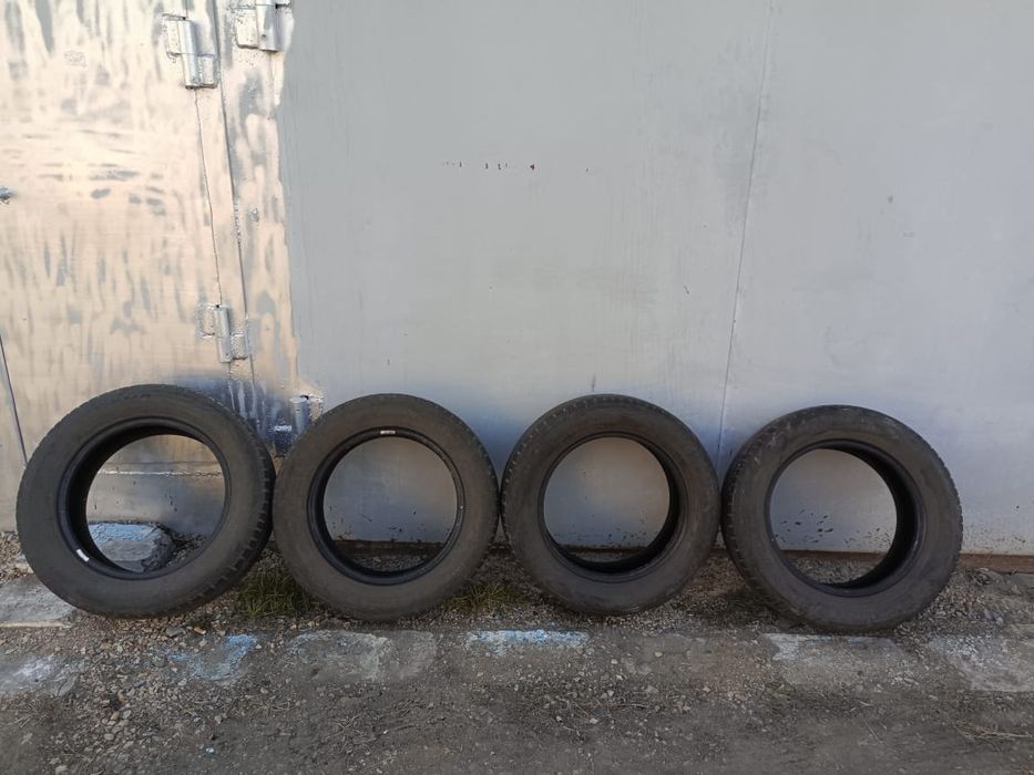 Продам шины комплект размер 205+60+15цена 65000тысяч тенге