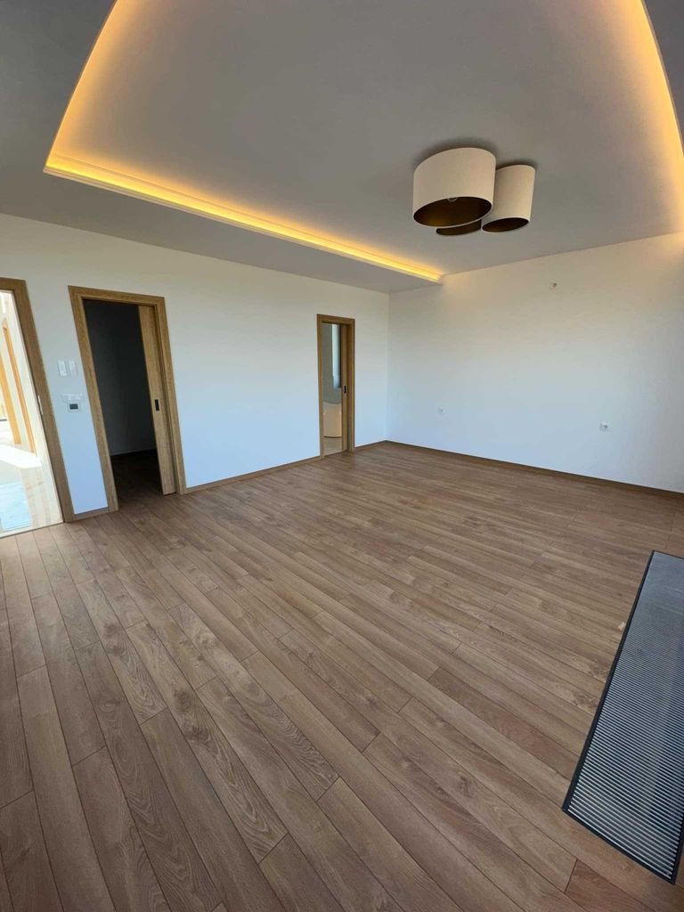 Продава се Къща в с. Марково, Област Пловдив - 280 кв.м за 2143 €/кв.м - Снимка #12