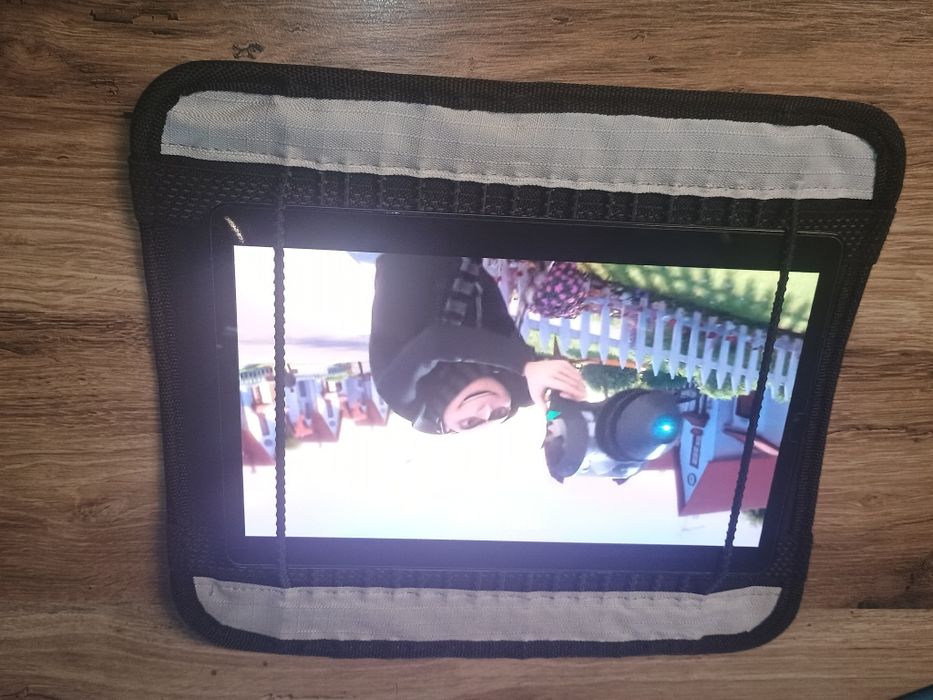 Suport tableta ,telefon cu prindere tetiera auto