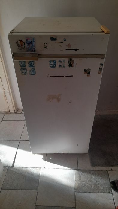 Холодильник, Б/У продам на запчасти