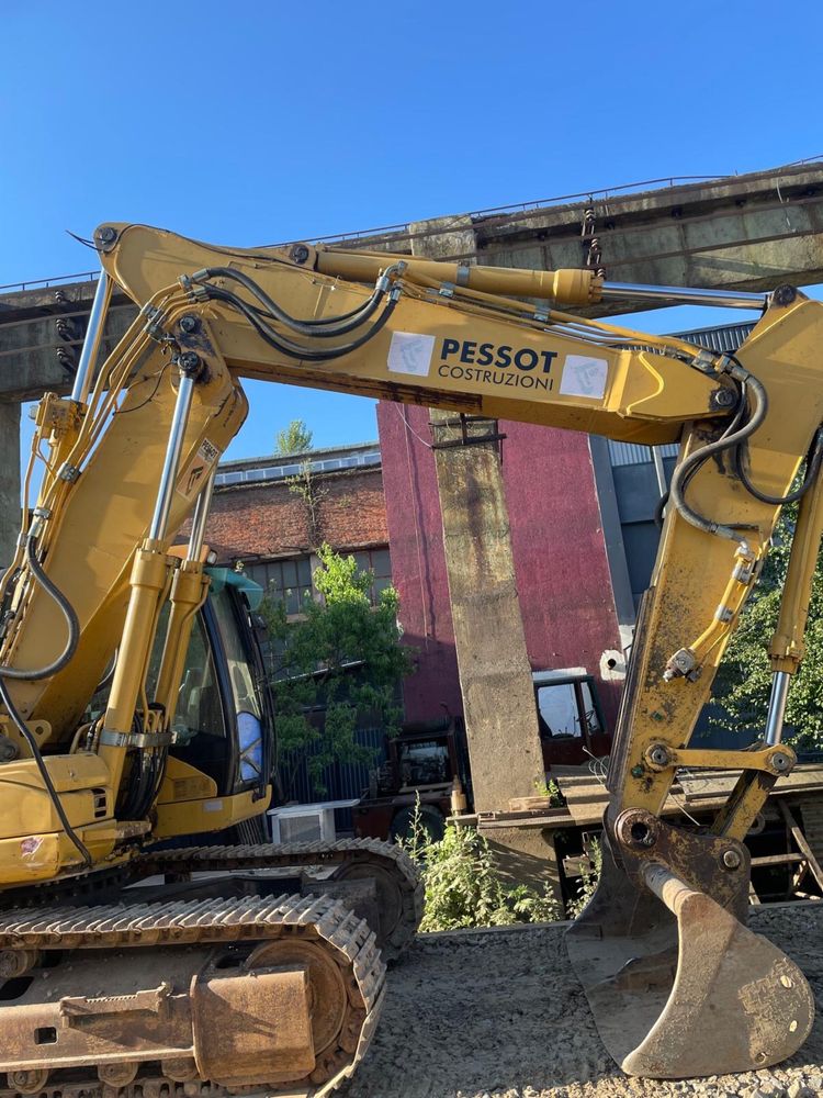 Excavator CAT 08