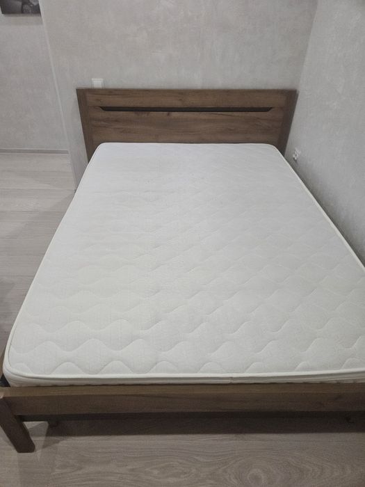 Продам матрас 1,40 на 2 ,метра