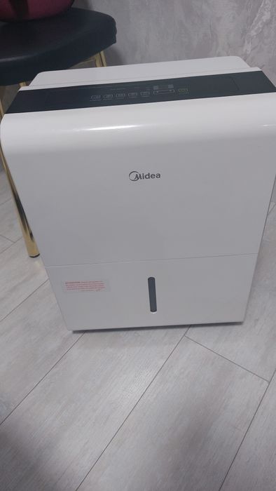 Осушитейль воздуха (если влажно,потеют окна