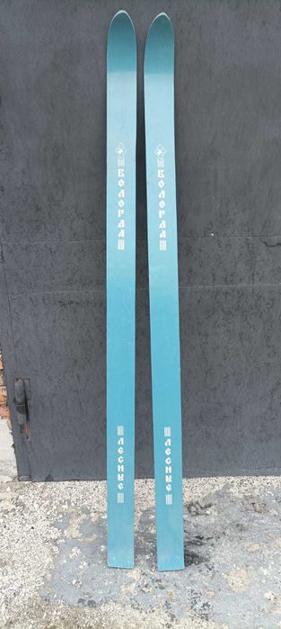 Продам лыжи беговые деревянные, новые, взрослые