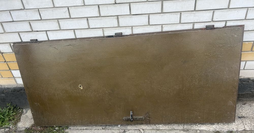 Продается  дверь