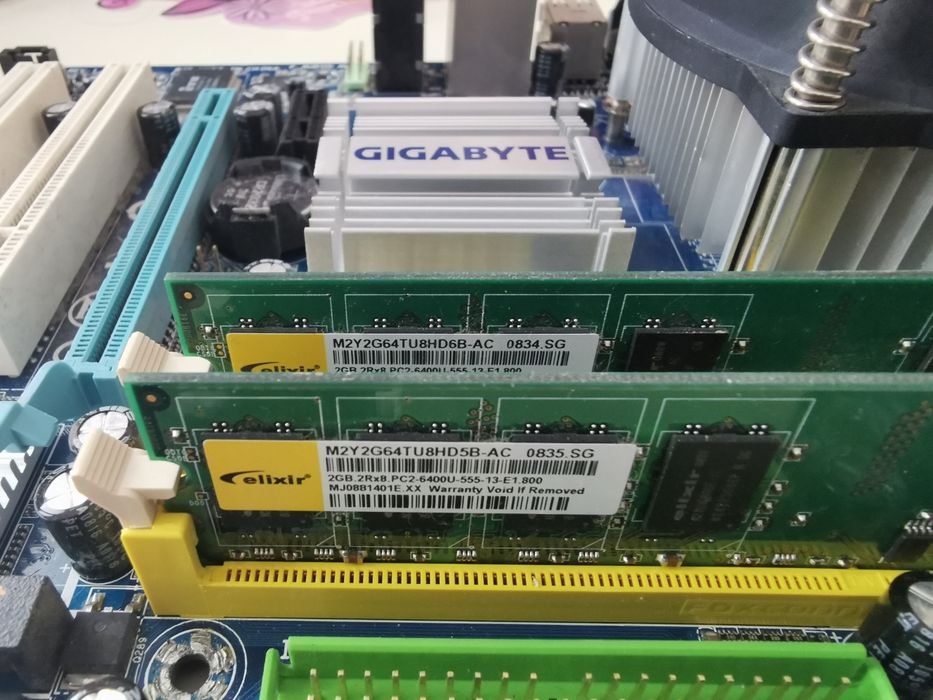 Kit Intel E5700+Gigabyte G31+4GB RAM