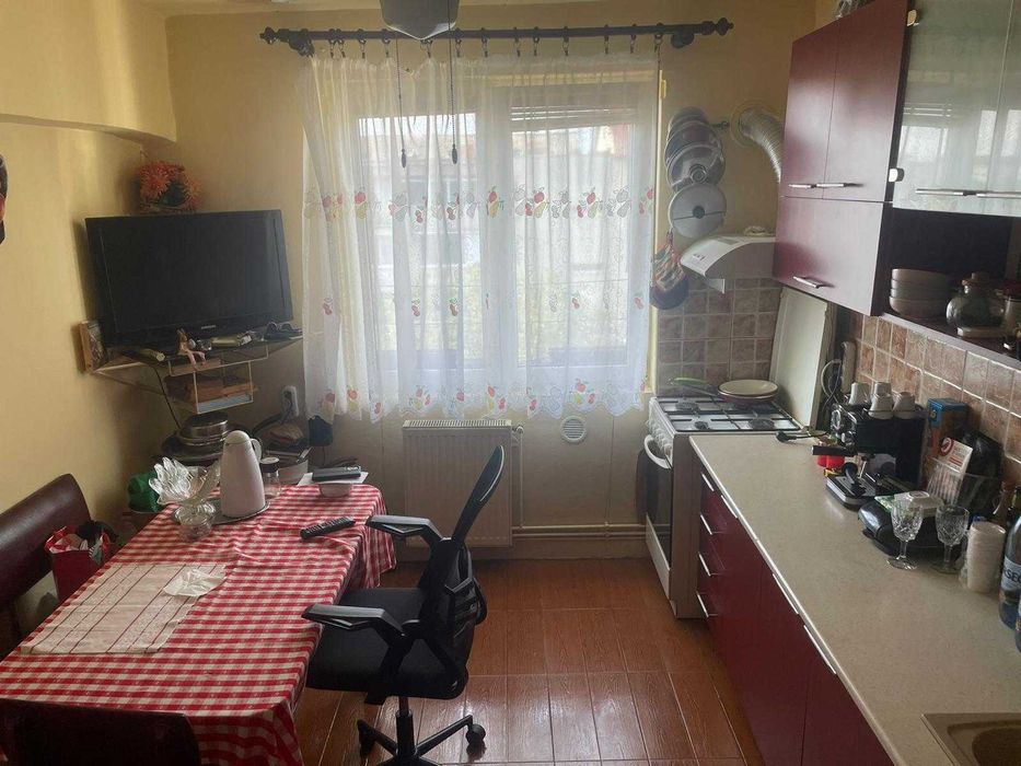 Apartament Central 4 camere Etaj 4 + boxa + garaj - Mag Maramures