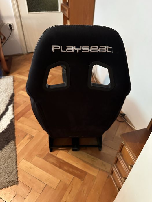 Vând playseat in stare impecabila