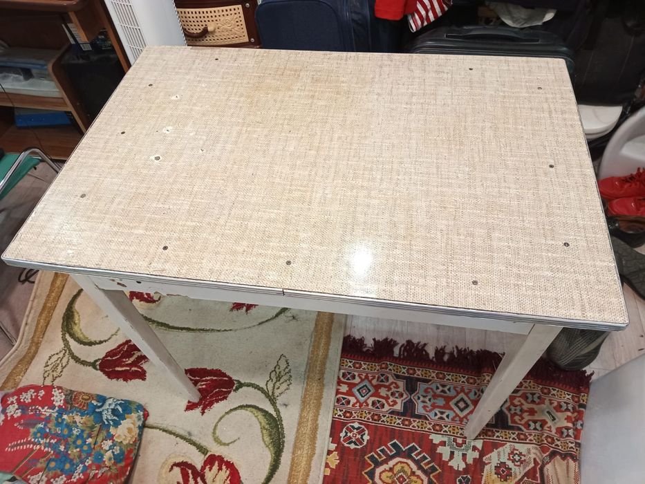 Продам кухонный стол за 10500 тг.